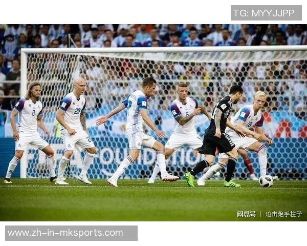 以世界足球球星配合展示团队协作与战术配合的创新教学模式研究