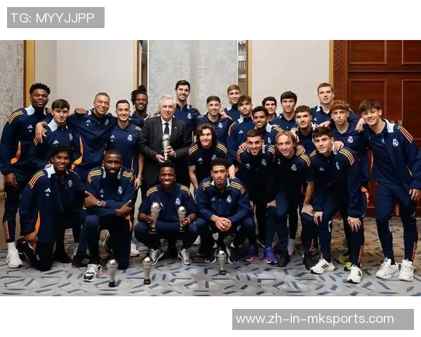 四号球星为何成为足球先生背后的精彩故事与原因分析 四号球星为何成为足球先生背后的精彩故事与原因分析